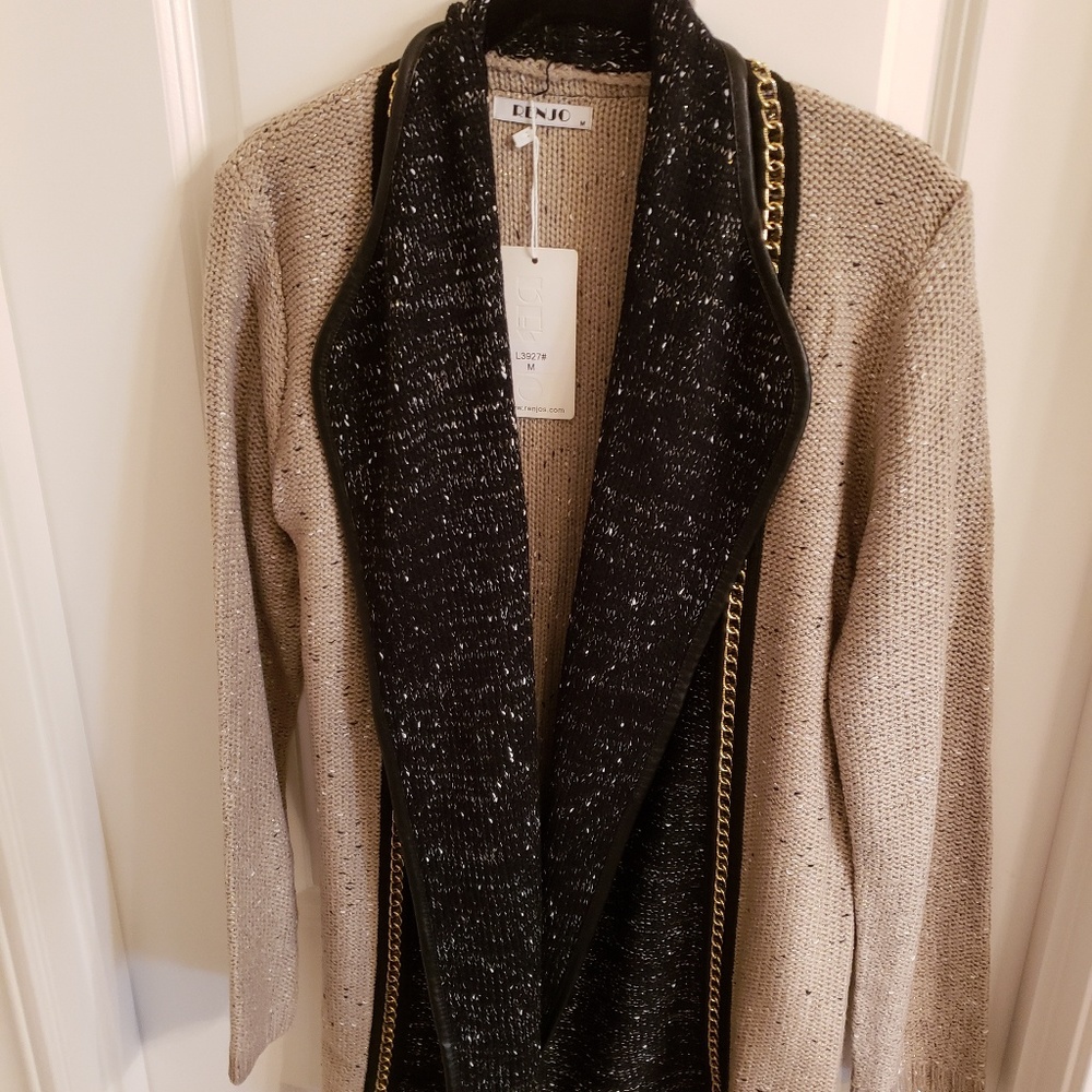 Renjo Sweater NWT Size M